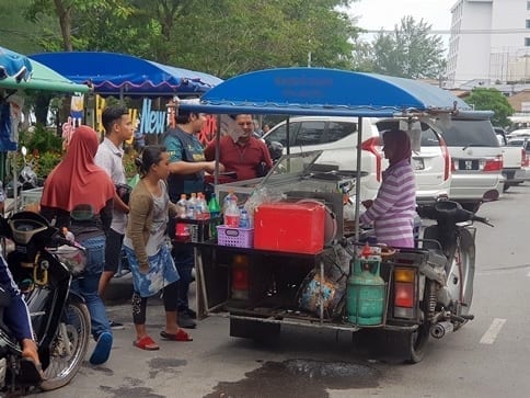 Fahrende Kiosks in Songkhal