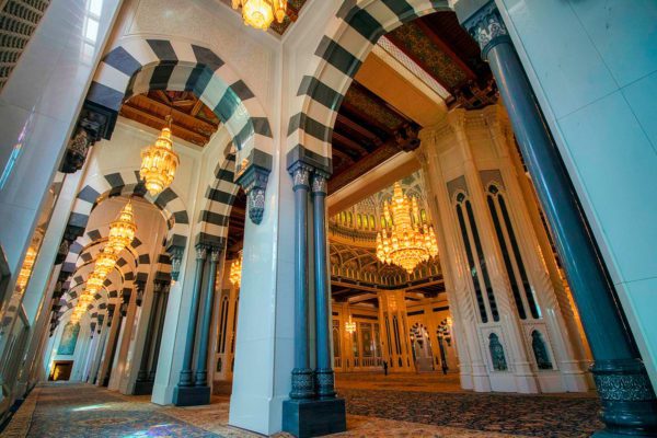 Innenbereich der Großen Moschee in Muscat