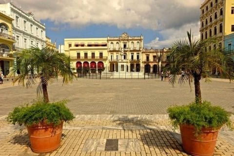Plaza Vieja oder der Alte Platz in Havanna