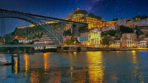 Porto bei Nacht, Portugal